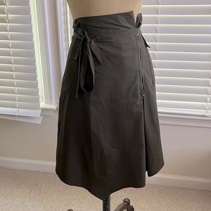 Zara woman’s olive green military style skirt. Great condition! Size M